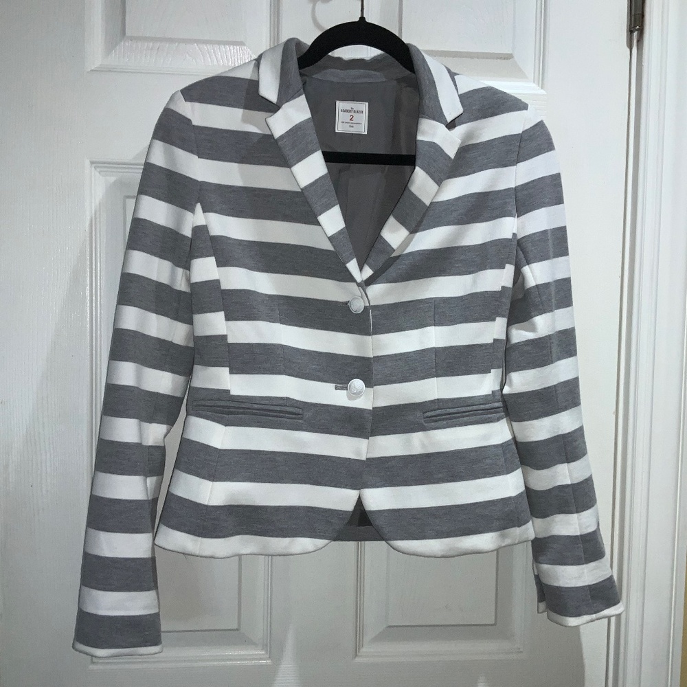 The Academy Blazer heather gray stripe Sz 2 decorative buttons double button